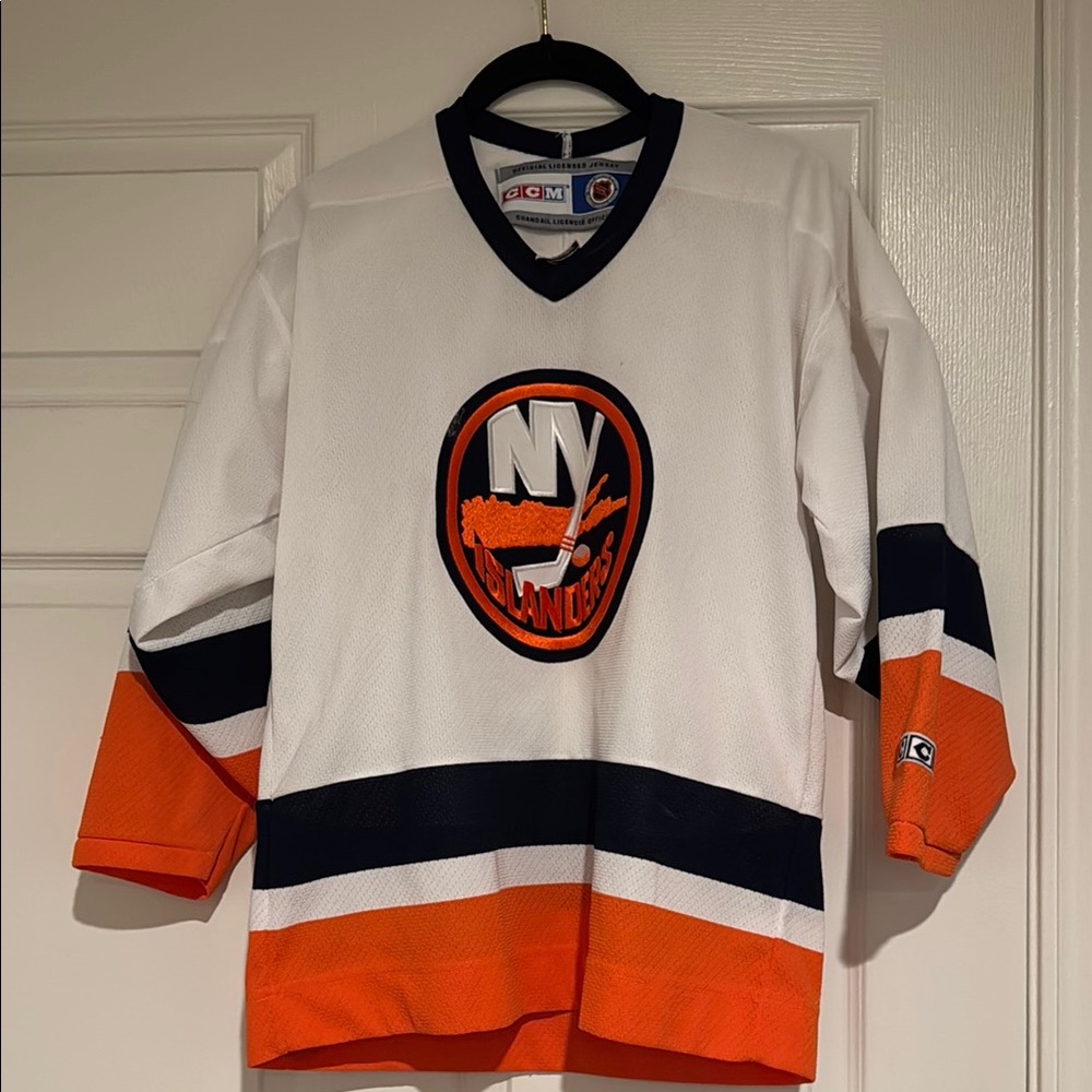 CCM Youth NY Islanders Jersey Iconic Hockey Style